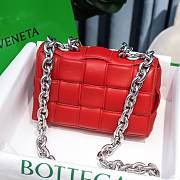 Bottega Veneta Red Chain Cassette Bag 26x18x8cm - 2