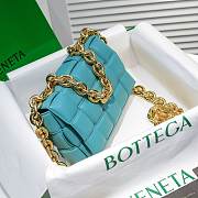 Bottega Veneta Light Blue Chain Cassette Bag 26x18x8cm - 2