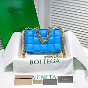 Bottega Veneta Blue Chain Cassette Bag 26x18x8cm - 1