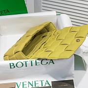 Bottega Veneta Yellow Chain Cassette Bag 26x18x8cm - 5