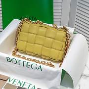 Bottega Veneta Yellow Chain Cassette Bag 26x18x8cm - 4