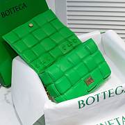 Bottega Veneta Green Chain Cassette Bag 26x18x8cm - 4