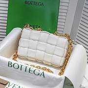 Bottega Veneta White Chain Cassette Bag 26x18x8cm - 3