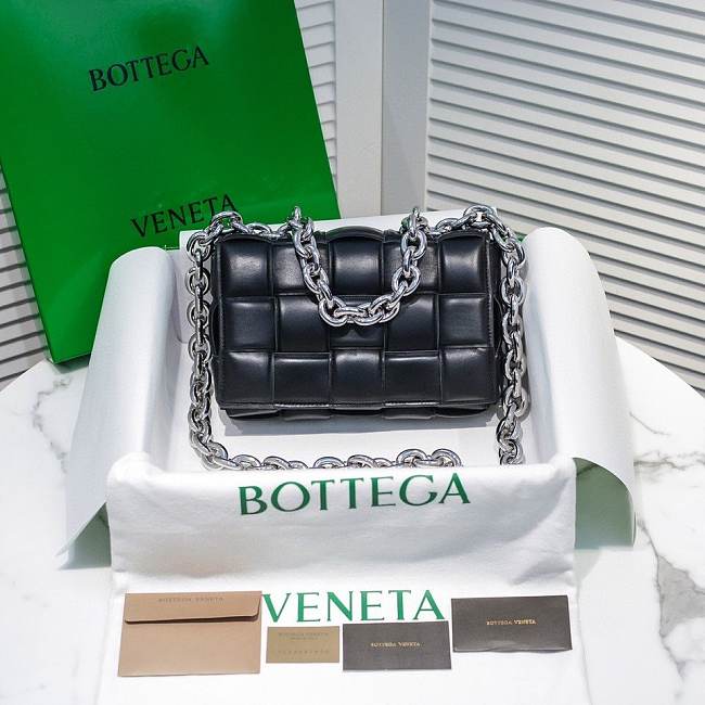 Bottega Veneta Black Silver Chain Cassette Bag 26x18x8cm - 1