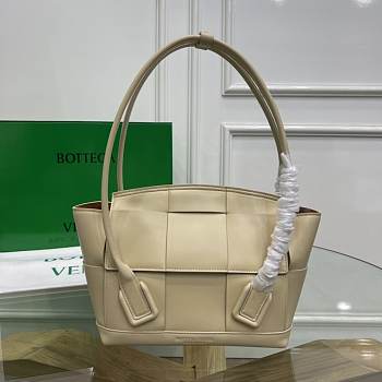 Bottega Veneta Arco Bag Light Beige 38*33*6cm