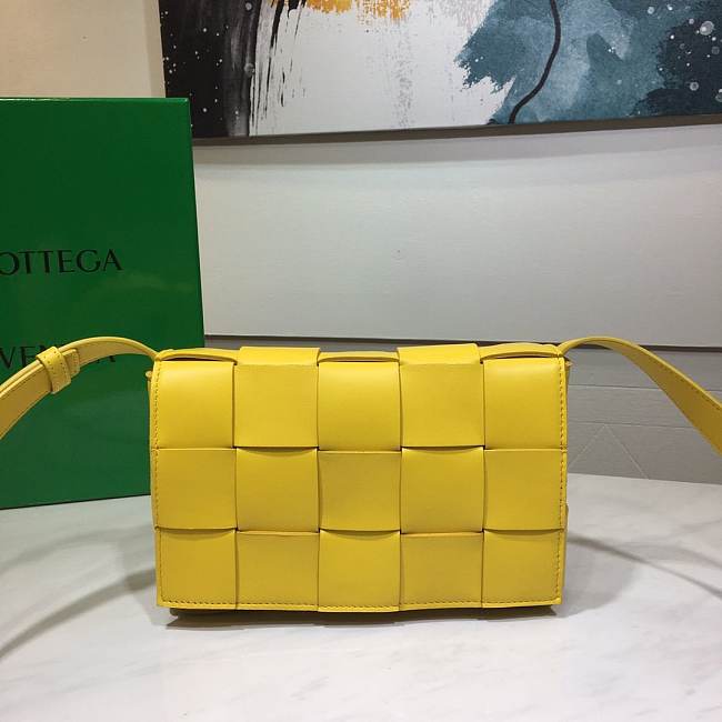 Bottega Veneta Cassette Yellow 23cm - 1