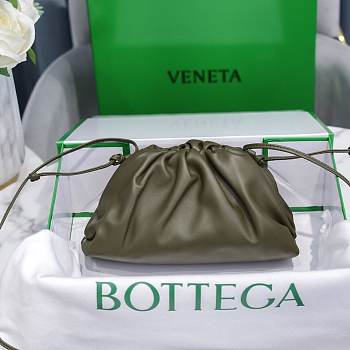 Bottega Veneta Olive Green The Pouch Clutch 23*13*7cm