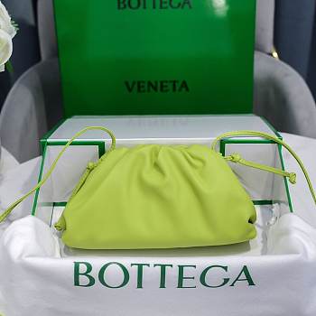 Bottega Veneta Kiwi The Pouch Clutch 23*13*7cm