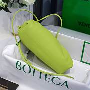 Bottega Veneta Kiwi The Pouch Clutch 23*13*7cm - 3