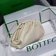 Bottega Veneta White The Pouch Clutch 23*13*7cm - 4