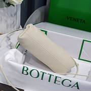 Bottega Veneta White The Pouch Clutch 23*13*7cm - 5