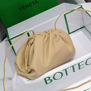 Bottega Veneta Beige The Pouch Clutch 23*13*7cm - 2