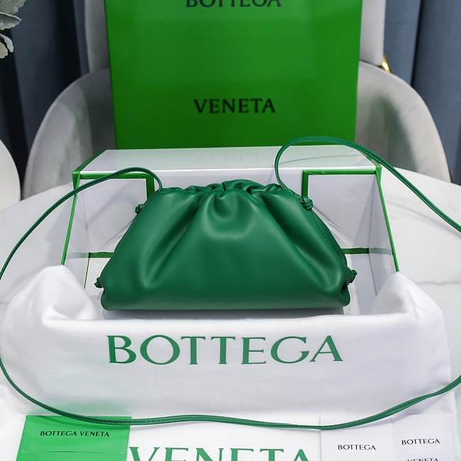 Bottega Veneta Green The Pouch Clutch 23*13*7cm - 1