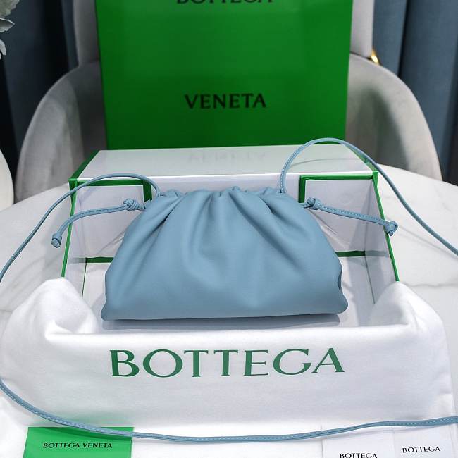 Bottega Veneta Light Blue The Pouch Clutch 23*13*7cm - 1