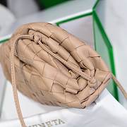 Bottega Veneta Light Beige The Mini Pouch 22×12×7cm - 5