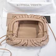 Bottega Veneta Light Beige The Mini Pouch 22×12×7cm - 3