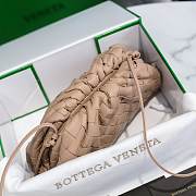 Bottega Veneta Light Beige The Mini Pouch 22×12×7cm - 2