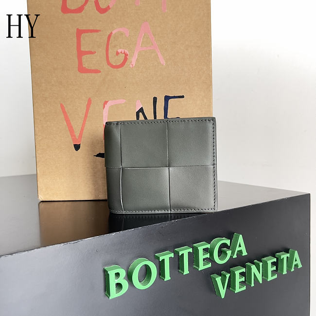 Bottega Veneta Cassette Bi-Fold Wallet Olive 10.5*8.8*2.5 - 1