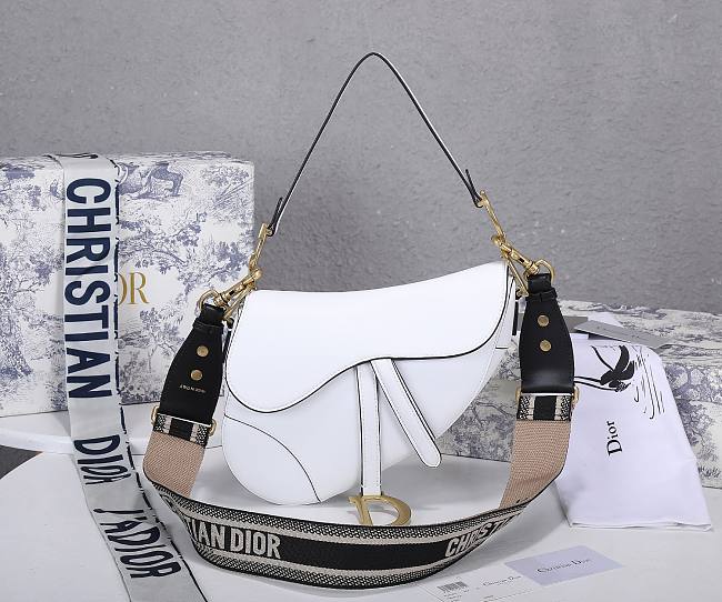 Dior Saddle Bag with Embroidered Strap White 25.5*20*6.5cm - 1