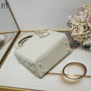 Lady Dior White Ultramatte 20cm - 4