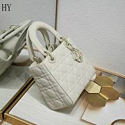 Lady Dior White Ultramatte 20cm - 3