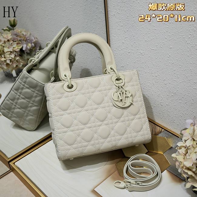 Lady Dior White Ultramatte 24cm - 1