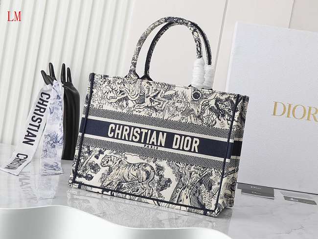 Dior Book Tote Black Toile De Jouy Embroidery 36 x 27.5x16.8 cm - 1