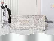 Dior Book Tote Grey Toile De Jouy Embroidery 42 x 35x18.5 cm - 4