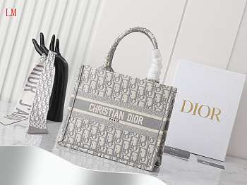 Dior Book Tote Grey Oblique Embroidery 26.5 x 21x14 cm