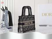 Dior Book Tote Oblique Embroidery 22 x 17x7 cm - 4