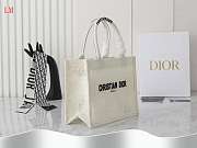 Dior Book Tote White Toile de Jouy Soleil Macramé Embroidery 26.5 x 21x14 cm - 4