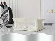 Dior Book Tote White Toile de Jouy Soleil Macramé Embroidery 26.5 x 21x14 cm - 3