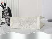 Dior Book Tote White Toile de Jouy Soleil Macramé Embroidery 36 x 27.5x16.8 cm - 3