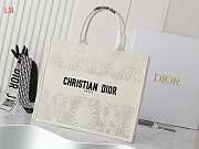 Dior Book Tote White Toile de Jouy Soleil Macramé Embroidery 42 x 35x18.5 cm - 1