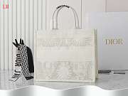 Dior Book Tote White Toile de Jouy Soleil Macramé Embroidery 42 x 35x18.5 cm - 2