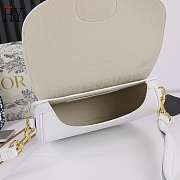 Dior Bobby Bag White 22cm - 5