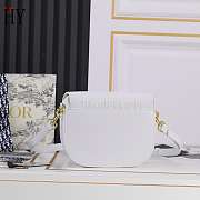 Dior Bobby Bag White 22cm - 3