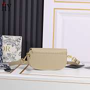 Dior Bobby East-West Bag Beige 22 x 13 x 5 cm - 5