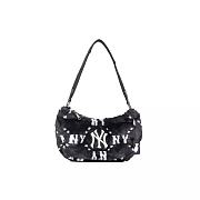 MLB Dia Monogram Fur Cross Bag New York Yankees Black 24.5×6×16.5cm - 1