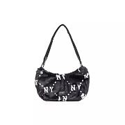 MLB Dia Monogram Fur Cross Bag New York Yankees Black 24.5×6×16.5cm - 2