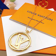 LV logo necklace full box - 3