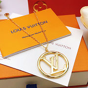 LV logo necklace full box - 2