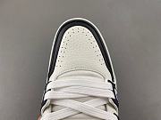 LV trainer black and white blue  - 5