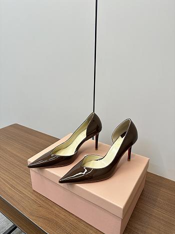 Louboutin patent leather beige color Heel height: 8.5cm