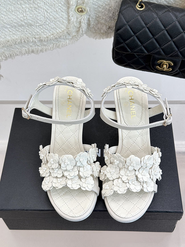 Chanel 25p Spring and Summer New white - 1