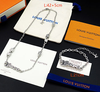 LV necklace interprets the eye-catching style with simple strokes