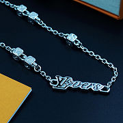 LV necklace interprets the eye-catching style with simple strokes - 3