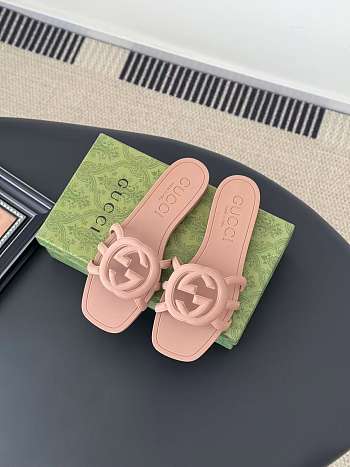 Gucci interlocking G slide 
