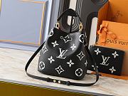 LV NéoNoé medium bucket bag size 26.0 x 26.0 x 17.5 cm - 4