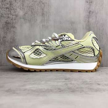 Bottega Veneta Orbit light yellow